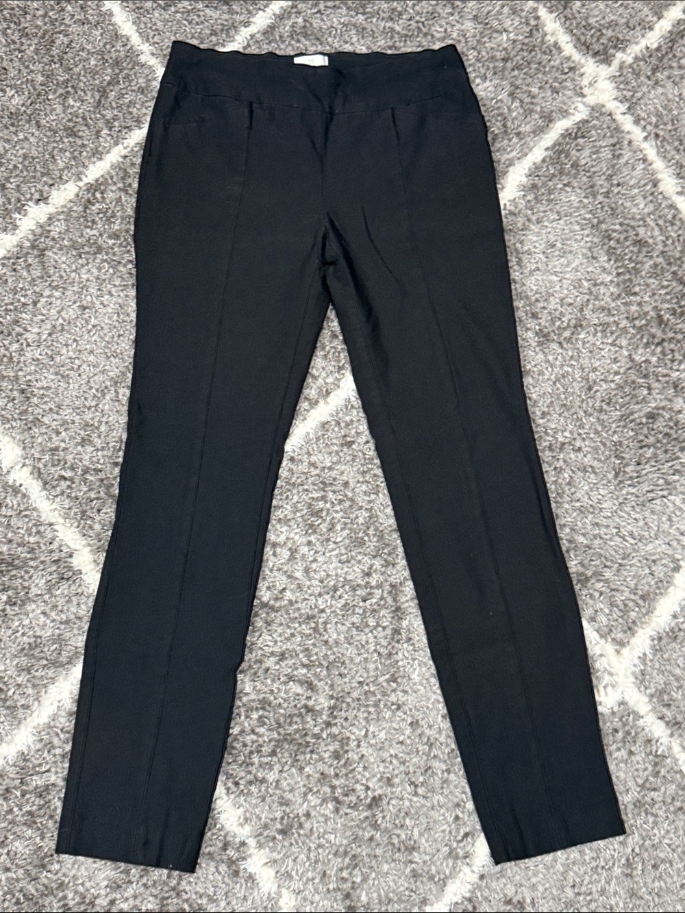 Size 6 = 0.5 Chico’s So Slimming Black Pull-on Dress Pants